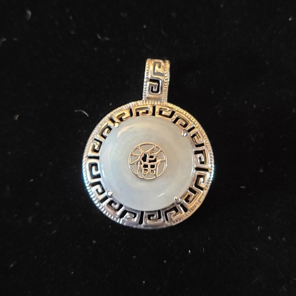 Vintage Silver and Celadon Jadeite Chinese Style Pendant and Silver 24in Chain - Picture 7 of 7